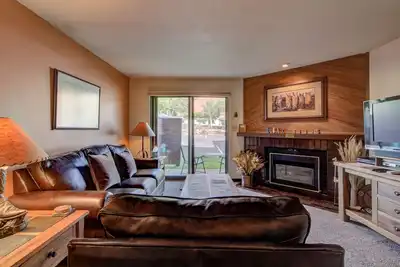 Image de Cozy and Spacious 2-Brdm Condo at Timber Run!