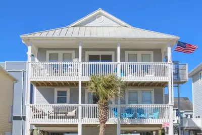 Image de Steps to the Beach and Downtown Surf City + Charter Discount!