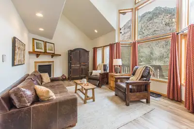 Image de Spacious Mountain Condo-Air Conditioning-Gas Fireplace-Pet Friendly