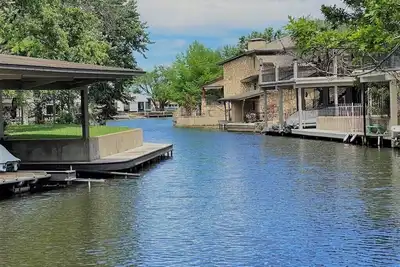 Image de The Gathering Place on Lake Lbj, Waterfront Home on a Quiet Cove!