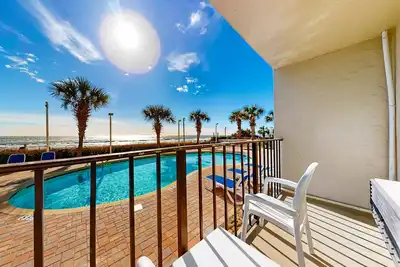 Image de First-floor oceanfront studio with Ac, pool & lazy river