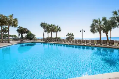 Image de 19th-floor oceanfront studio with WiFi, Ac, pool & hot tub - snowbird-friendly