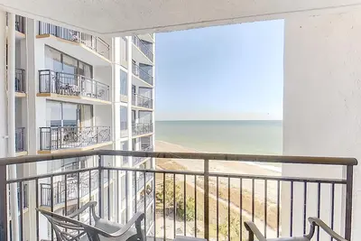 Image de 10th-floor oceanfront studio with WiFi, pool, hot tub & Ac - dog-friendly