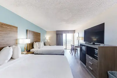 Image de Carolinian Beach Resort 6th-floor oceanfront studio with pool, hot tub, & Ac