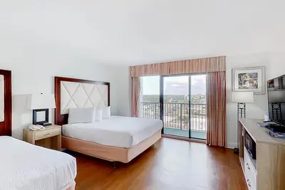 Image de 11th-Floor, Partial Coast View Studio w/ WiFi, Shared Pool/Hot Tub, Ac
