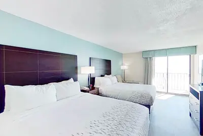 Image de Carolinian Beach Resort 5th-floor oceanfront studio with Ac, pool, & hot tub