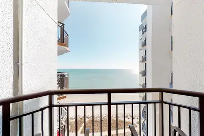 Image de 16th-floor ocean-view studio with WiFi, pool, hot tub & Ac - dog-friendly