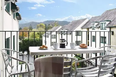 Claife View - Parking, Balcony, 1 min walk to central Bowness