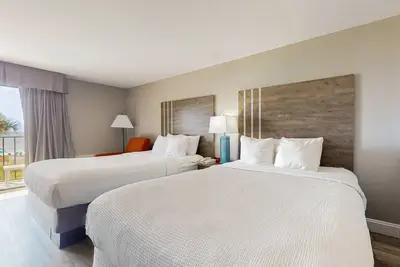 Image de 2nd-floor oceanfront studio with pool, Ac and lazy river