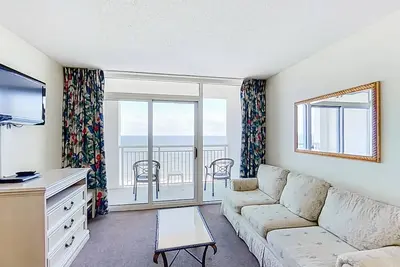 Image de 15th-floor oceanfront condo with great beach views, hot tubs, pools, lazy river