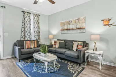 Image de 3 Bedroom Townhome 87b, one block to beach, close to casinos, & attractions