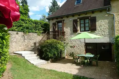 Image de Petite maison à Sarlat avec piscine, terrasse et parking