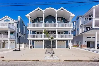 Image de Beautiful Townhouse located in the heart of Sea Isle City.