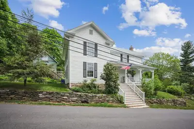 Image de Historic Bluemont Village Home