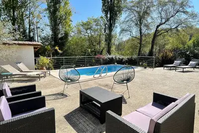 Image de Gite Le Chai, loft design et piscine privée au coeur des vignobles