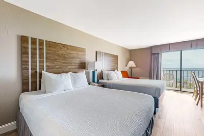 Image de 3rd-floor oceanfront studio with pool, hot tub, & lazy river