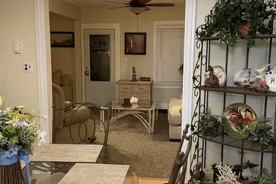 Image de 3 Bedroom 1 & 1/2 bath, 2 Blocks from Beach