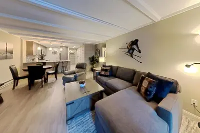 Image de Spacious Condo with Free Parking - Onsite Ski and Snowboard Rentals! (1849 Condos 107) by RedAwning