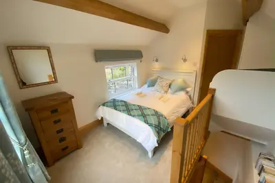 Image de Maison-Cottage-Sdb privée avec douche-Vue sur le canal