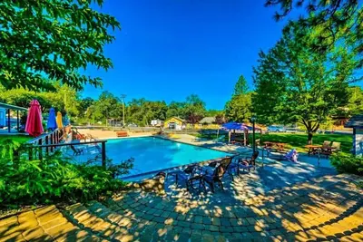 Image de New! Cozy Secluded House w/Deck - Near Yosemite!