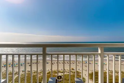 Image de 12th-floor oceanfront condo with hot tubs, pools, balcony, lazy river, gym, Ac