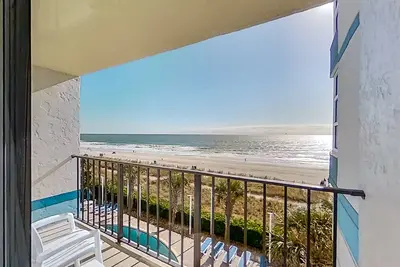 Image de 4th-floor oceanfront studio with central Ac, pool, & hot tub