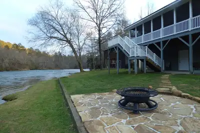 Image de June Special! 139 dollars per night! River Haven, your escape to the Mountains.