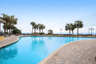 Image de 5th-floor ocean-view studio with pool, hot tub, Ac & WiFi - dog-friendly