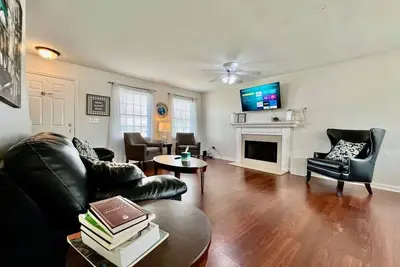 Image de 5042 Princeton Glend · Worley's House