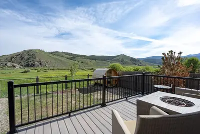 Image de Modern Home w\/ Great Private Views, Hot Tub & Sauna