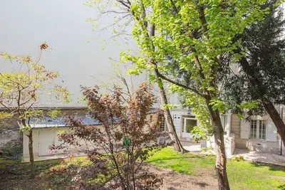 Image de Very quiet and spacious with birds lovely singing in a green yard-Paris Auteuil