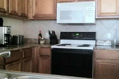 Image de 3 Bed, 2 Bath Home Away From Home in Resort Style Setting