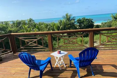 Image de 2 Bedroom Home on the Prettiest Bay in North Cat Island
