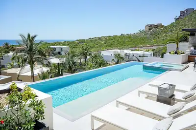Image de Casa Texas | Known for fun in Cabo | Bartender, Chef & Maid Included | Brand New
