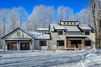 Image de 4 bed 3 bath home Minutes to Blue Mountain! 25 acres! Privacy!