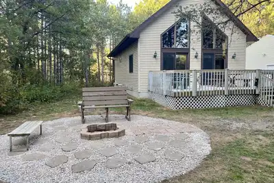 Image de Large Cabin with WiFi - Sleeps 15. Great Location: near Castle Rock + Wi Dells