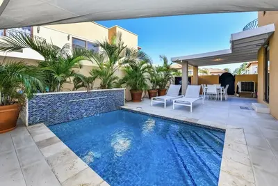 Image de Condo. Private pool. 2 minutes to beaches by car