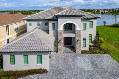 Image de The Retreat House: An Upscale 8 Bdrm Villa with Home Theater at Reunion