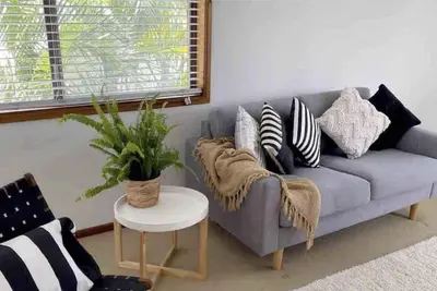 Image de Spacious beachside house in Alex, overlooking a park