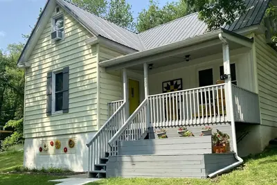 Image de Completely Renovated house 5 Minutes from downtown Hannibal Historic District.