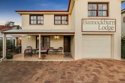 Image de East Toowoomba, sleeps 6, opposite Queens Park