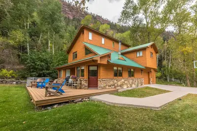 Image de Gorgeous Views - Near Riverwalk - Hot Tub - Chef Grade Kitchen Appliances