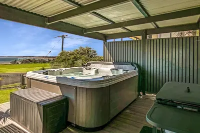 Image de Goku's Shack - Rural and water views with a spa
