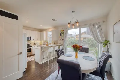 Image de Sonoma Getaway: Winemaker’s Home with Modern Amenities