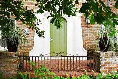 Image de Charming, Quiet Apartment in the Heart of Montrose