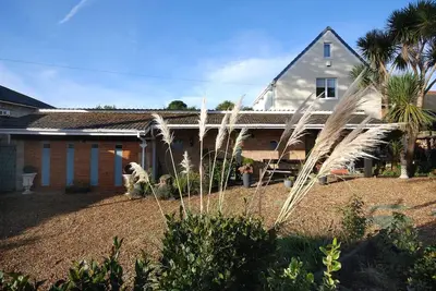 Image de Fabulous Garden  Apartment Short Walk From Fantastic Beach