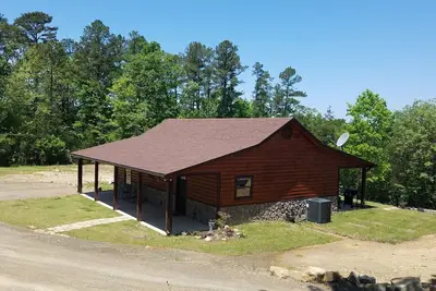Image de \"Hidden Bliss\" Cabin On 5 Acres with Hot Tub!