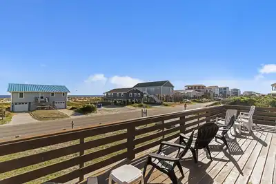 Image de Dual-unit 5 Br beach retreat, perfect for families or friends that enjoy vacationing together!