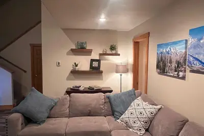 Image de 3 Bedroom Condo close to skiing, biking and hiking