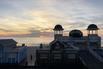 Image de Beachfront Luxury Grand Victorian Condo (Primetime View directly down the pier)